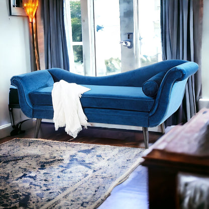 Classic Settee & Couch – Velvet Upholstery