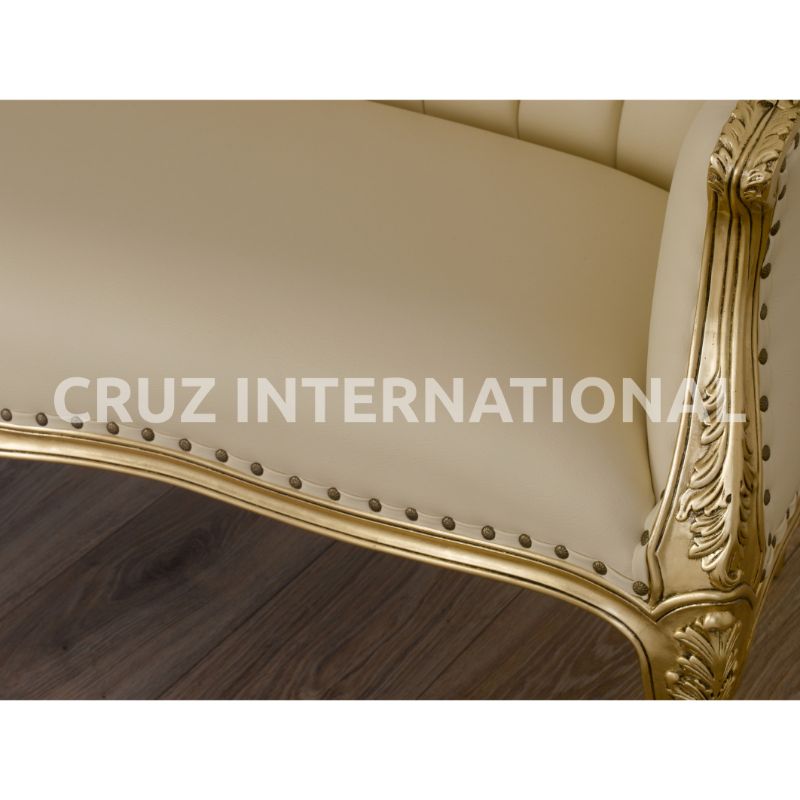 Classic Finley Carving Settee | Standard CRUZ INTERNATIONAL