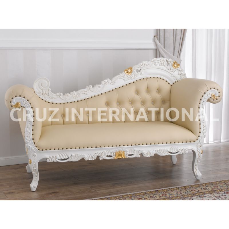 Classic Hector Carving Settee | Standard CRUZ INTERNATIONAL