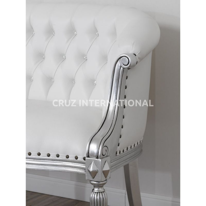 Classic James Carving Settee | Standard CRUZ INTERNATIONAL