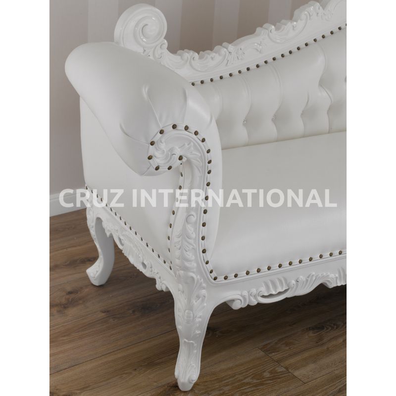 Classic Hector Carving Settee | Standard CRUZ INTERNATIONAL