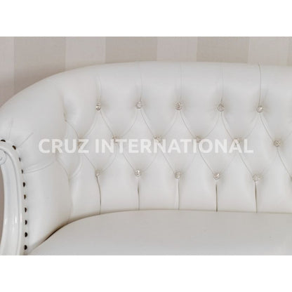 Classic James Carving Settee | Standard CRUZ INTERNATIONAL