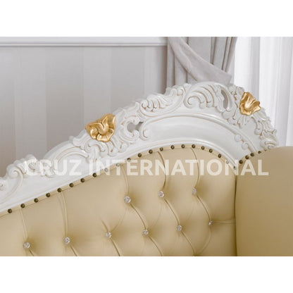 Classic Hector Carving Settee | Standard CRUZ INTERNATIONAL