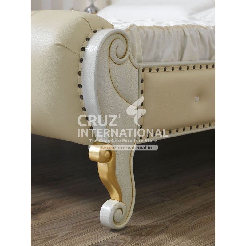 Maharaja Arianna Carving Bed CRUZ INTERNATIONAL