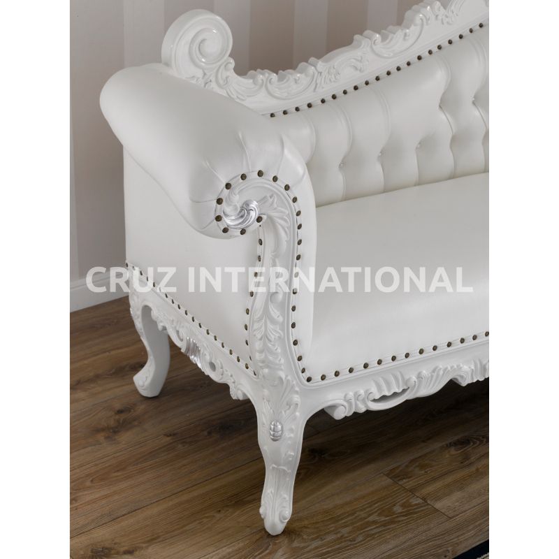 Classic Hector Carving Settee | Standard CRUZ INTERNATIONAL