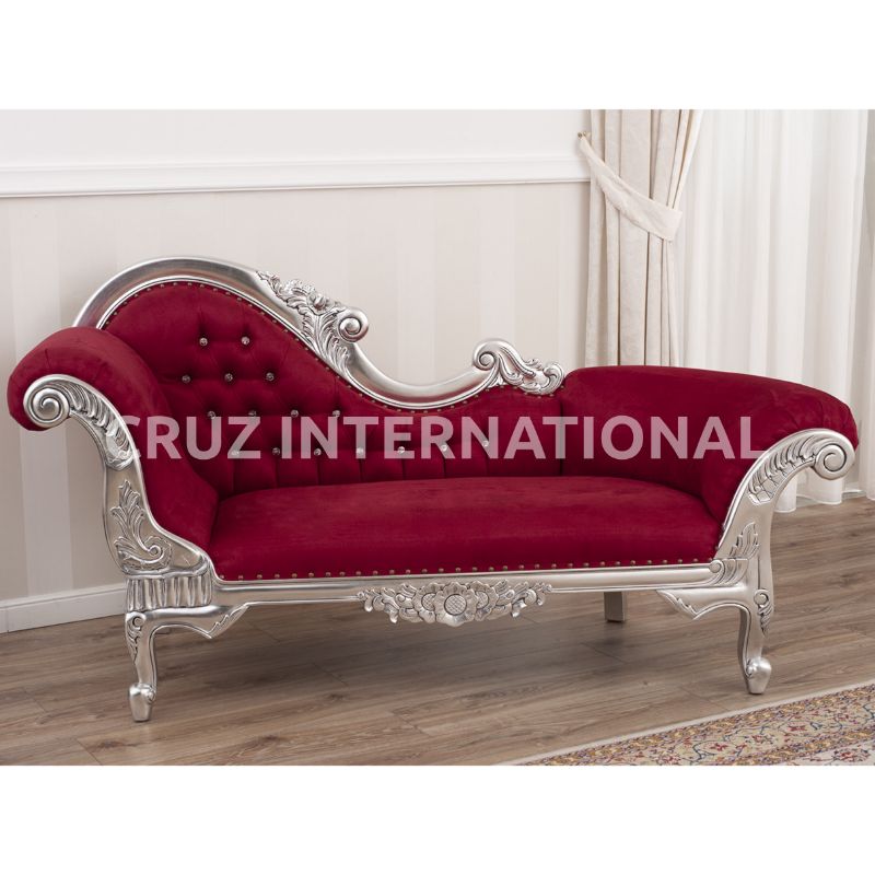 Classic Emilio Carving Settee | Standard CRUZ INTERNATIONAL