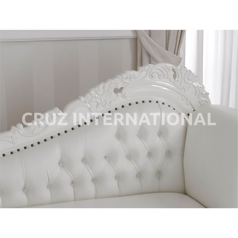 Classic Hector Carving Settee | Standard CRUZ INTERNATIONAL