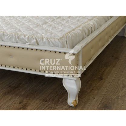 Maharaja Carving Giacomo Bed CRUZ INTERNATIONAL