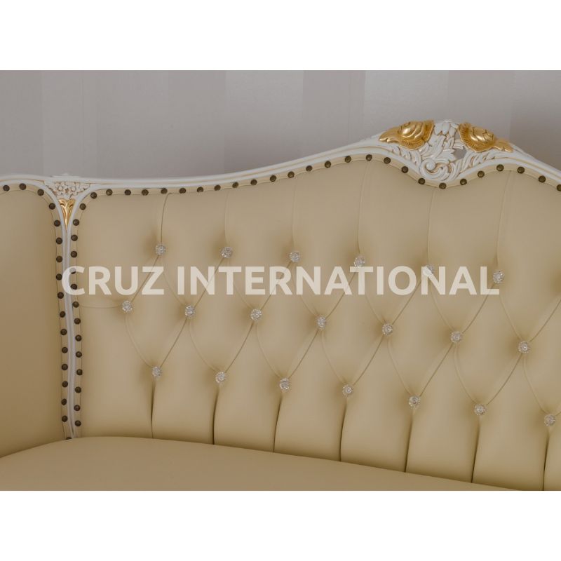 Classic Finley Carving Settee | Standard CRUZ INTERNATIONAL