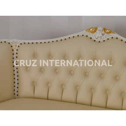 Classic Finley Carving Settee | Standard CRUZ INTERNATIONAL