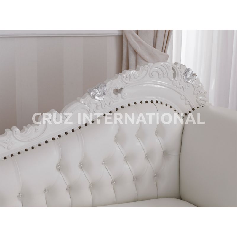 Classic Hector Carving Settee | Standard CRUZ INTERNATIONAL