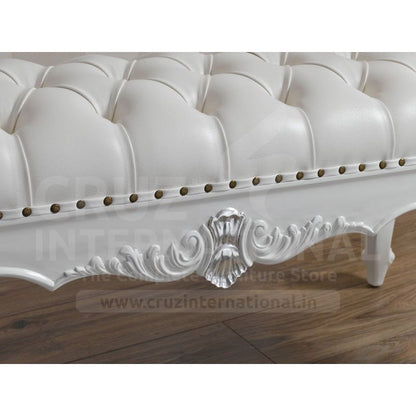 Classic Hugo Carving Settee | Standard CRUZ INTERNATIONAL