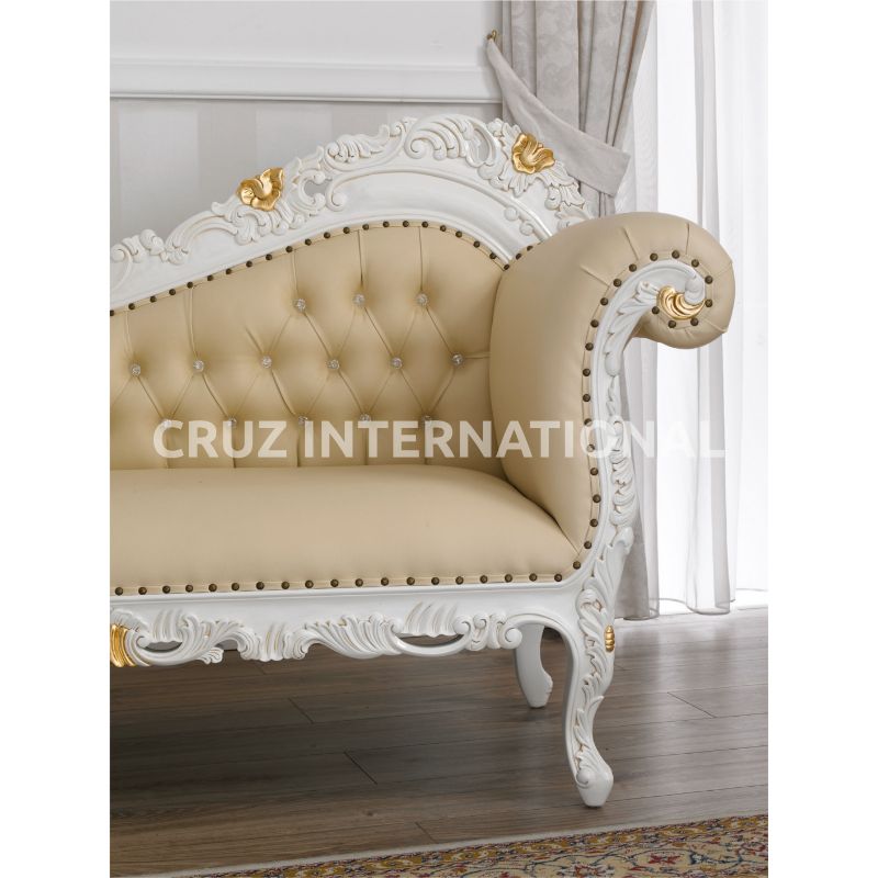 Classic Hector Carving Settee | Standard CRUZ INTERNATIONAL