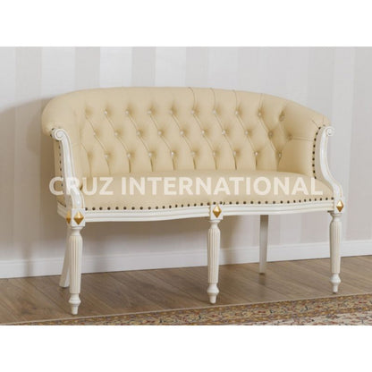 Classic James Carving Settee | Standard CRUZ INTERNATIONAL