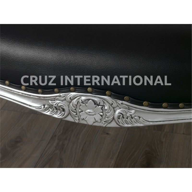 Classic Finley Carving Settee | Standard CRUZ INTERNATIONAL