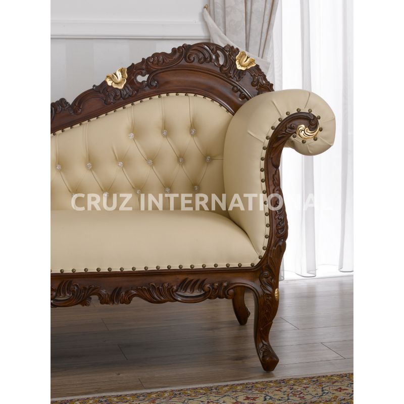 Classic Hector Carving Settee | Standard CRUZ INTERNATIONAL