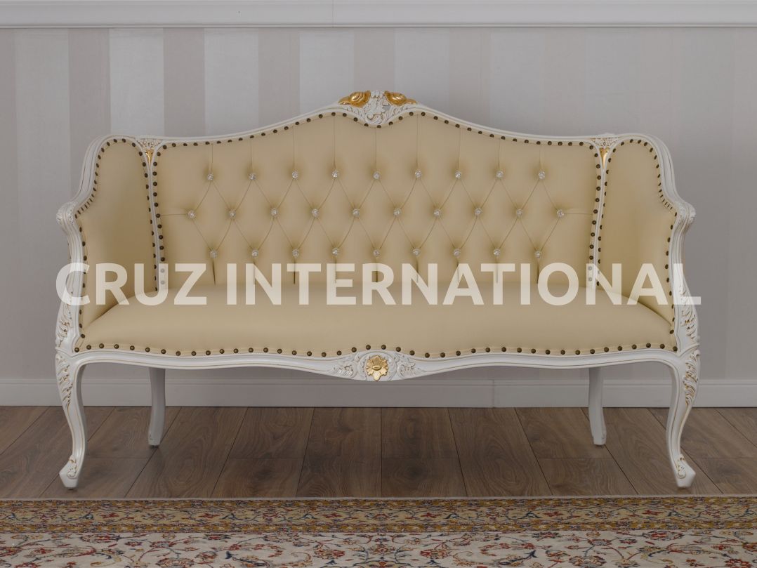 Classic Finley Carving Settee | Standard CRUZ INTERNATIONAL