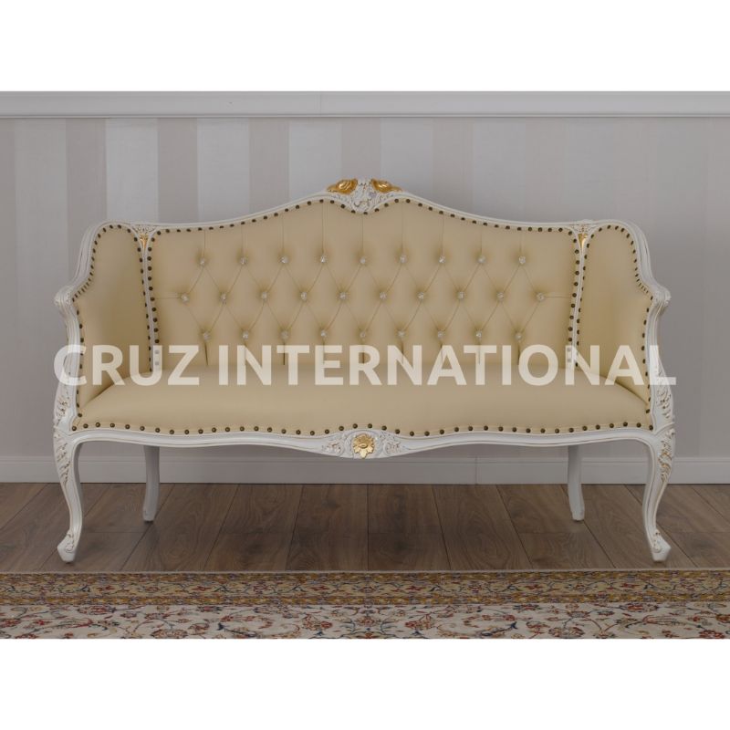 Classic Finley Carving Settee | Standard CRUZ INTERNATIONAL