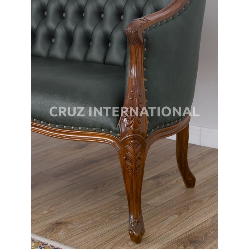 Classic Finley Carving Settee | Standard CRUZ INTERNATIONAL