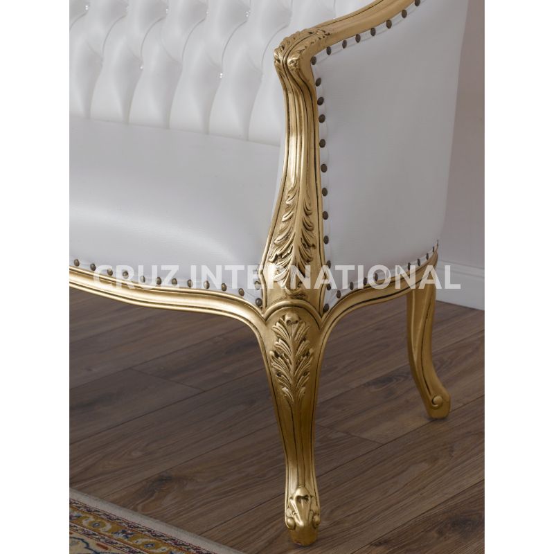 Classic Finley Carving Settee | Standard CRUZ INTERNATIONAL