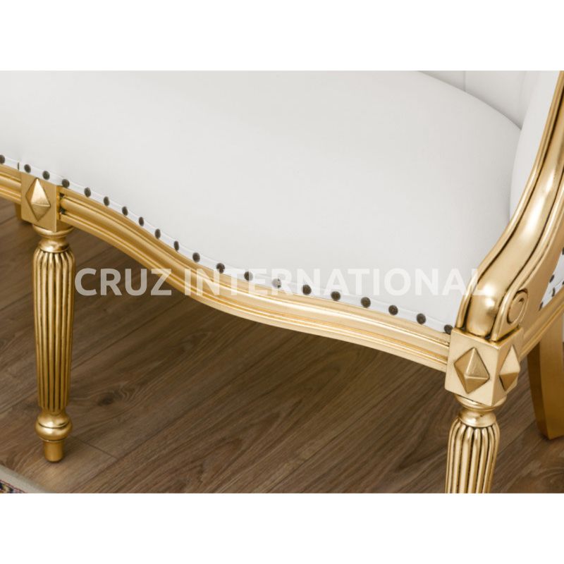 Classic James Carving Settee | Standard CRUZ INTERNATIONAL