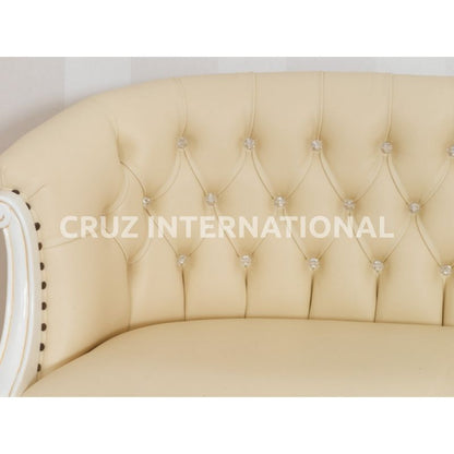 Classic James Carving Settee | Standard CRUZ INTERNATIONAL