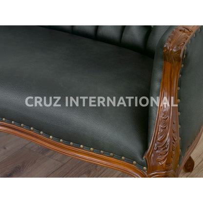 Classic Finley Carving Settee | Standard CRUZ INTERNATIONAL