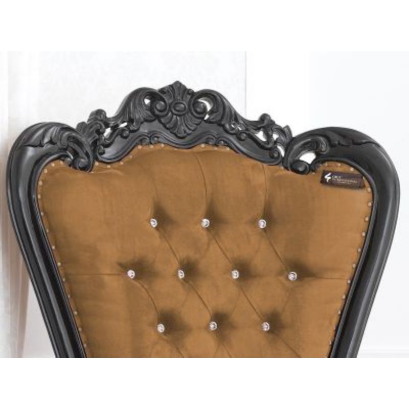 Maharaja Halvar Chair | Solid wood | Velvet CRUZ INTERNATIONAL