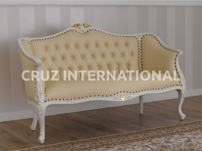 Classic Finley Carving Settee | Standard CRUZ INTERNATIONAL