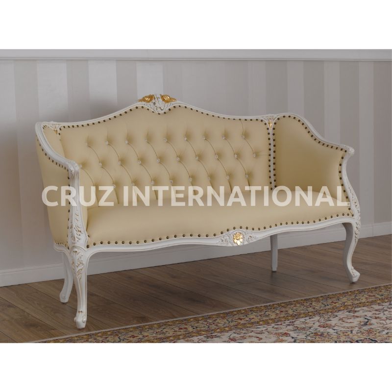 Classic Finley Carving Settee | Standard CRUZ INTERNATIONAL