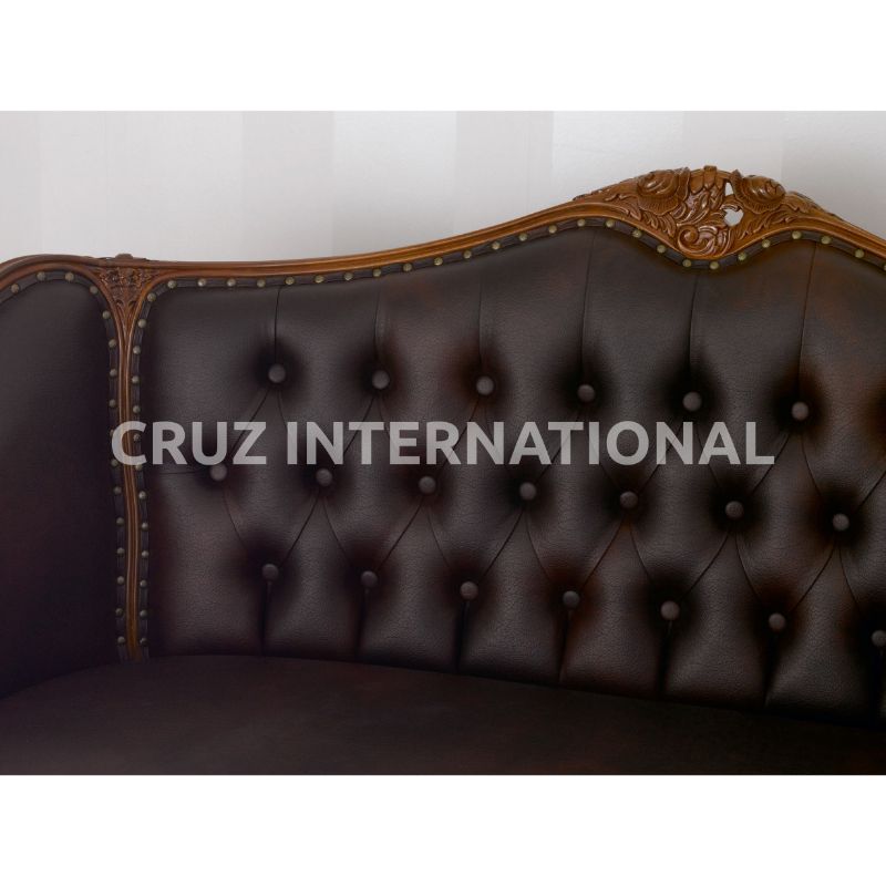 Classic Finley Carving Settee | Standard CRUZ INTERNATIONAL