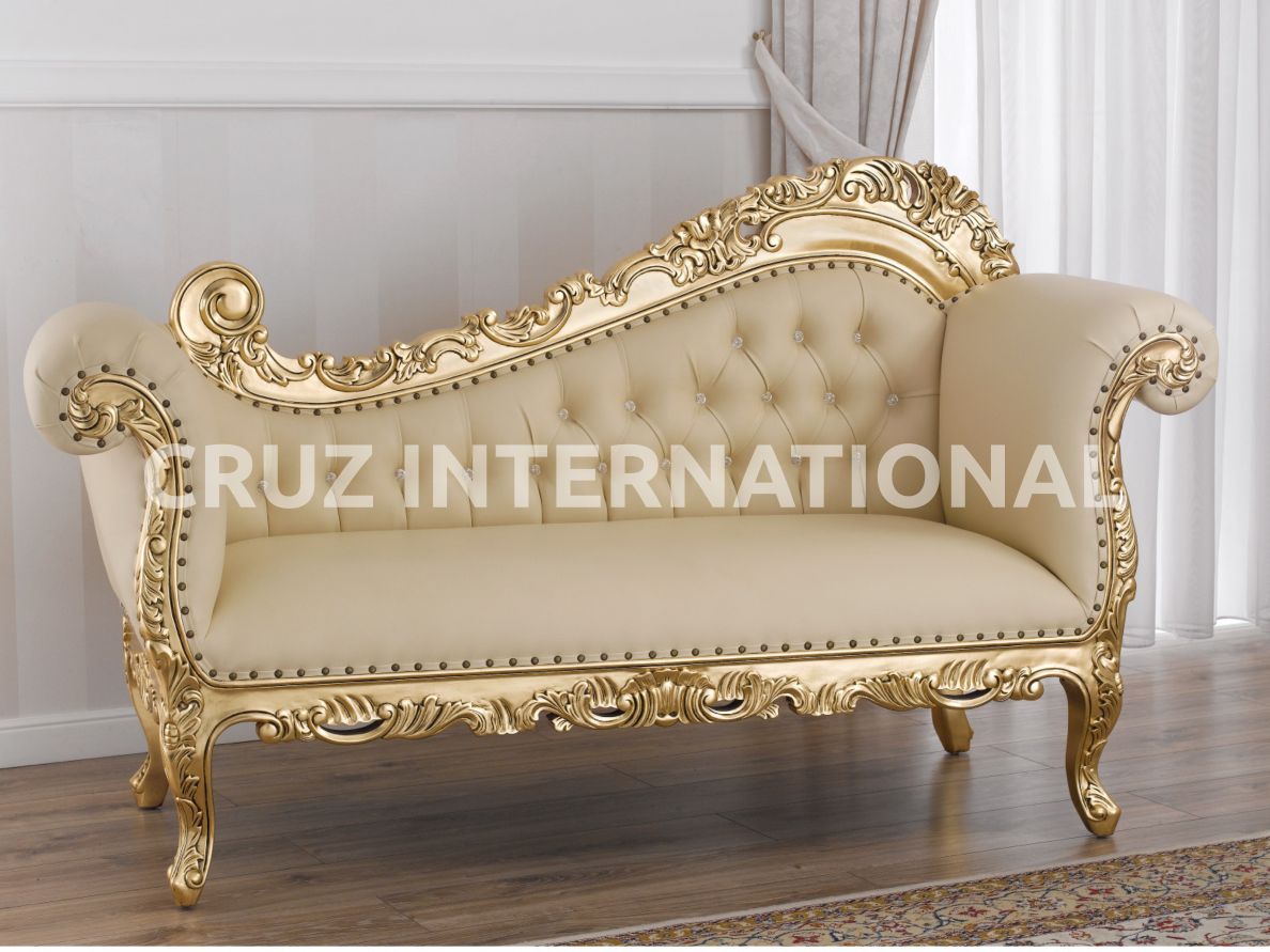 Classic Hector Carving Settee | Standard CRUZ INTERNATIONAL