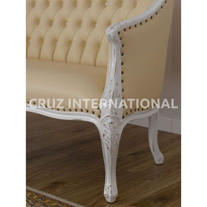 Classic Finley Carving Settee | Standard CRUZ INTERNATIONAL