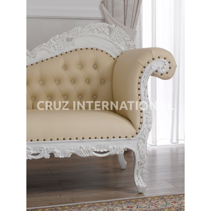 Classic Hector Carving Settee | Standard CRUZ INTERNATIONAL