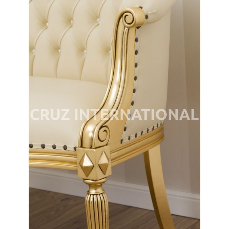 Classic James Carving Settee | Standard CRUZ INTERNATIONAL