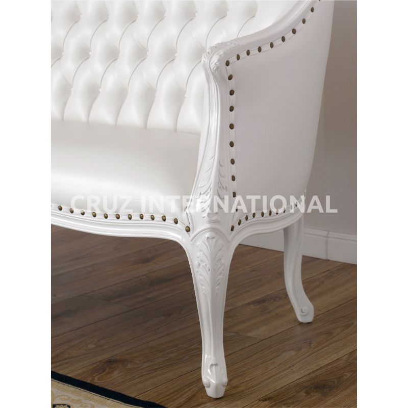 Classic Finley Carving Settee | Standard CRUZ INTERNATIONAL